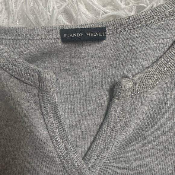 BRANDY MELVILLE GREY ASHLYN V-NECK TOP - Picture 3 of 3